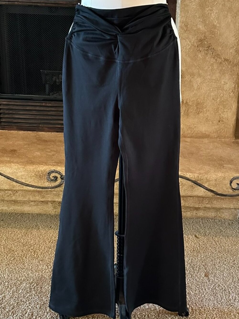 Gilly Hicks Recharge Flare - twist Knot waist yoga pants - Black Athleisure